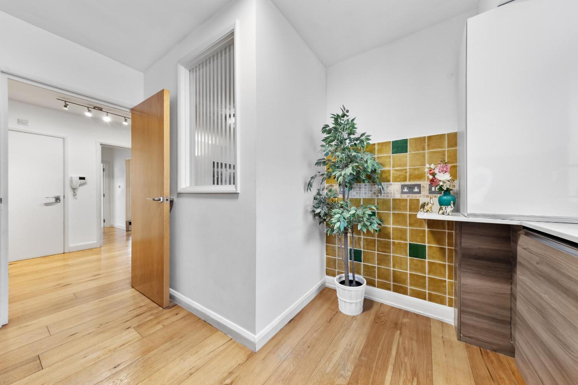 Charming By Hyde Park Apartament