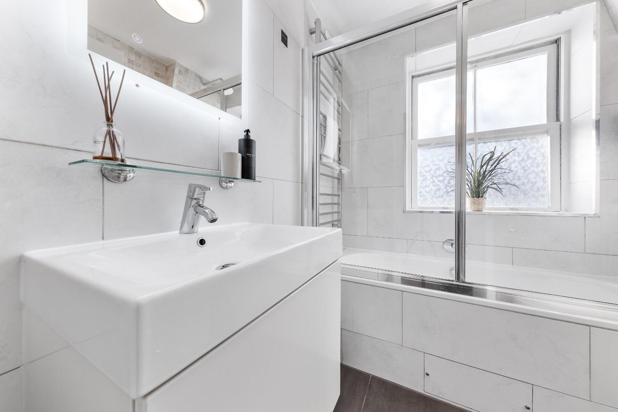 Charming By Hyde Park Apartament Londra